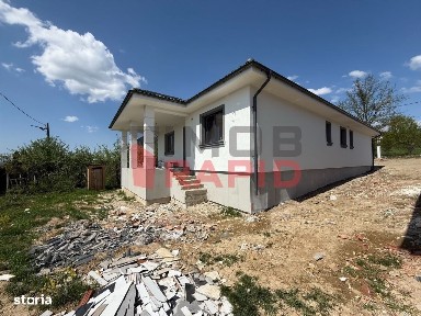 2 Case pe un nivel, Zona Valea Rusului