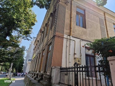 Apartament, intregul etaj al unei case in centrul vechi
