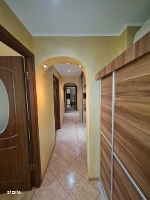 Proprietar vand apartament 3 camere, zona Calarasilor, etaj 1/10