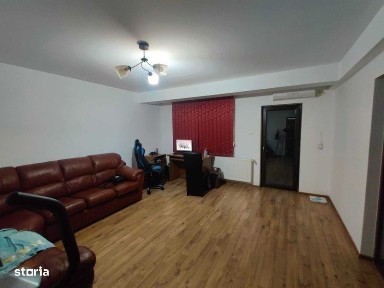 Apartament 2 camere cu baie proprie, cu curte și parcare