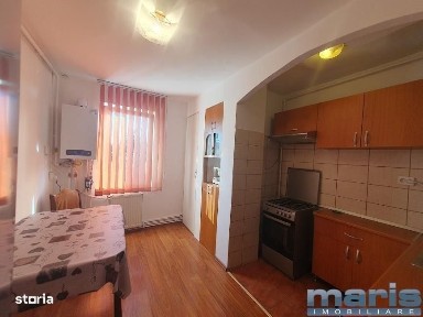 Inchiriere apartament 2 camere zona Tudor etaj 4 din 10 B. 1 Dec 1918