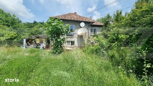 Casa individuala 140 mp cu teren 14660 mp - posibilitate de investitie