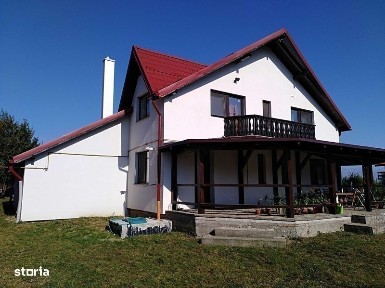 Vand casa caramida, cu etaj 5 cam/3 bai/ gradina-3500mp-Rasnov-Brasov