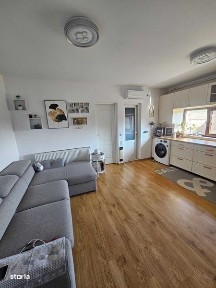 Vand apartament cu 2 camere cu loc de parcare