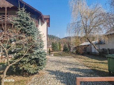 Pensiune cu 9 camere, 250 mp, teren de 900 mp, zona Manastirea Humorul