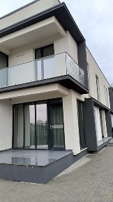 Închiriez VILĂ DE LUX NOUĂ P+1