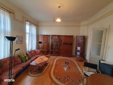 Vand apartament la casa zona Piata Catedralei
