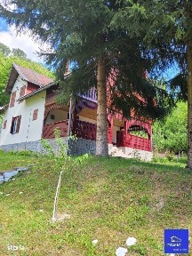 De vanzare cabana in Galaoaie-Rastolita, 20 arii teren, 5 camere.