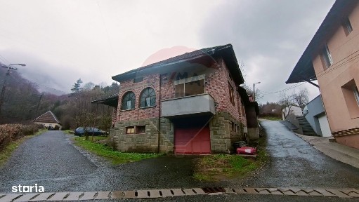 Casa cu teren generos de vanzare in Cartierul Ferneziu-zona deosebita