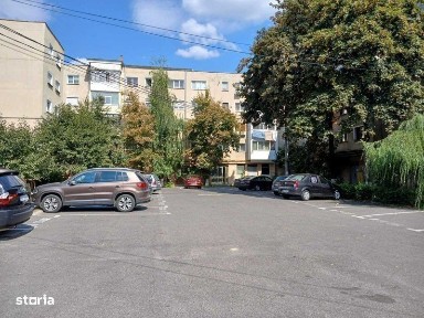 Persoana fizica vand apartament 4 camere decomandat, etajul 2/4