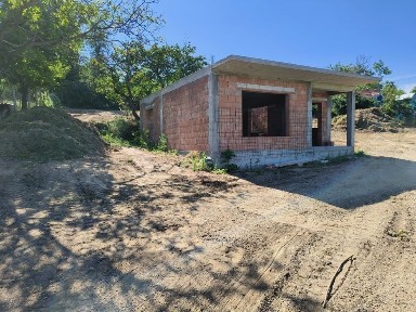 Vând casă la roșu + teren, in satul Săuca,Vaslui