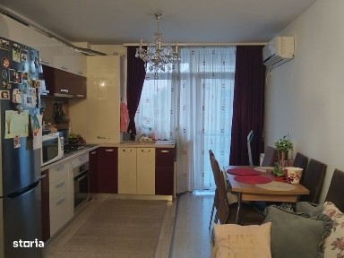 Vand apartament 3 camere