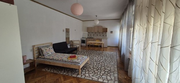 Garsoniera 2 de inchiriat in Cornu