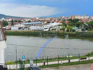 Apartament 4 camere 2 bai terasa mare de vanzare