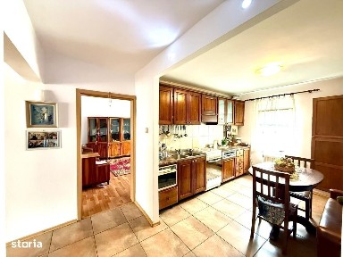 Apartament 3 camere 70 mp hol în Z cu 2 băi, 2 balcoane zona Pietris