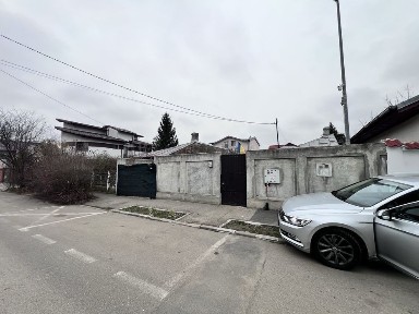 Casa/teren de vanzare sector 1