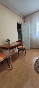 Apartament 2 camere decomandat in Onesti, zona de jos.