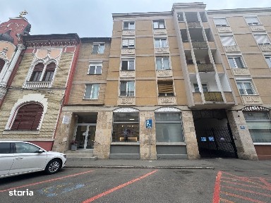 Spațiu comercial ultracentral cu 2 vitrine, 132 mp, intrare auto