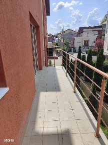 2 dormitoare, camera de zi cu bucatarie si balcon cu cf