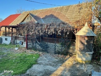 Casă / Vilă cu 4 camere de vânzare