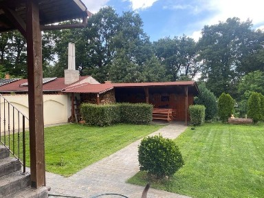 Casa de vanzare 180 mp cu teren 900 mp