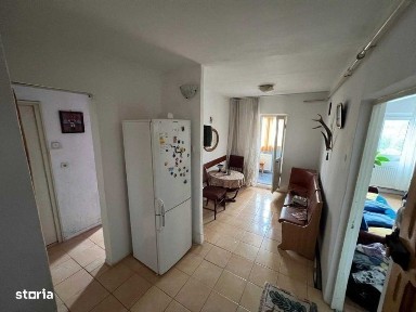 Vand apartament 2 camere, decomandat