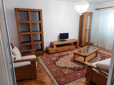 Inchiriez/schimb ap. 4 camere spatios, zona linistita, complet mobilat