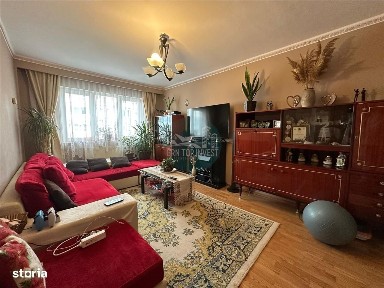 Apartament 3 camere decomandat zona Vasile Aaron