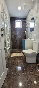 Apartament 2 camere Onesti, etaj 1, zona centru.
