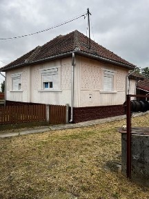 Casa de vanzare in com Mediesu Aurit din jud Satu Mare