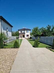 Casă eficientă energetic 240mp + 1100mp teren