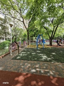 Apartament cu 3 camere de vanzare langa Park Lake la 130000 de euro