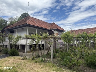 Vand CASA sau schimb cu apartament in Tg Jiu