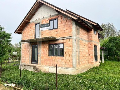 Casa spatioasa cu 4 camere, 150 mp, 10 ari teren / Schimb cu apartamen