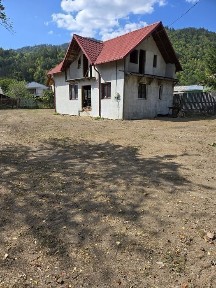 De vanzare teren și casa