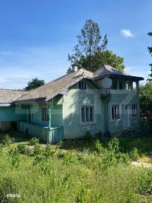 Casa si teren de vanzare, 2000 mp, zona Dragoiesti