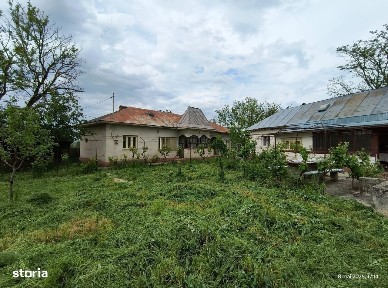 De vanzare casa Troianu