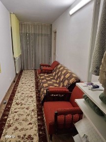 Inchiriez apartament cu 2 camere la curte
