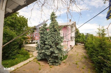 Urlati - Str Eternitatii - Vila 12 camere - teren 1081mp - 2 garaje