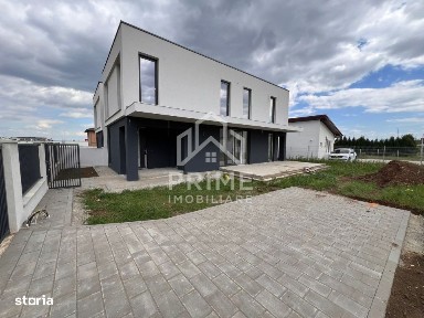 CASA DE VANZARE CU 4 CAMERE,3 BAI, FINISATA LA CHEIE,ZONA PENNY MICES
