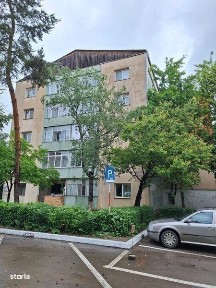 Vand partament, 3 camere, et. 3 din 4, zona centrala