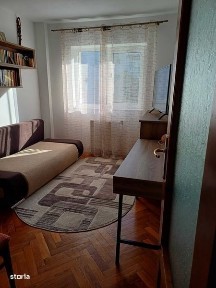 vand ap 4 camere, decomandat, et.3 zona Liceu Eminescu/Parc/Piata Mica
