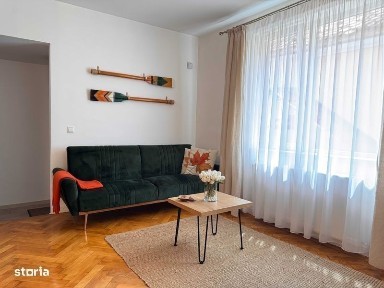 Apartament renovat in centrul vechi (Strada Cerbului)