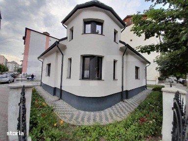 Casa cu 5 ari teren, Zona Centrala - Ideal Clinica, Sediu Firma, Inves