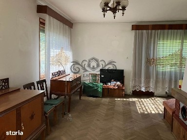 Vând Vilă deosebită cu 5 camere in Centrul Brașovului