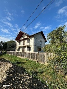 Casa individuala 240mp, semifinisat, loc.Dolhasca