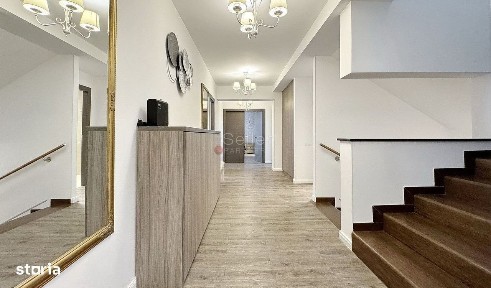 Penthouse generos cu priveliste spre Masivul Postavarul