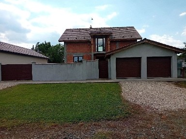 Proprietar vând casa noua în loc. Sofronea P+M