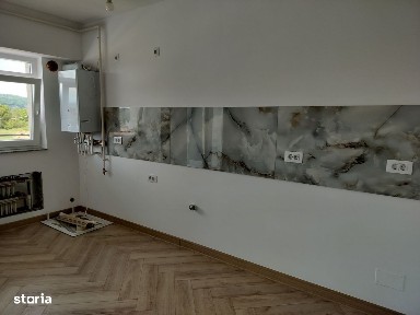 Vând apartament 2 camere Mioveni bloc nou GATA Pt MUTAT loc de parcare