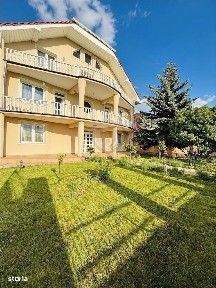 VILA CU 14 CAMERE SI 3405 MP TEREN IN SANMARTIN